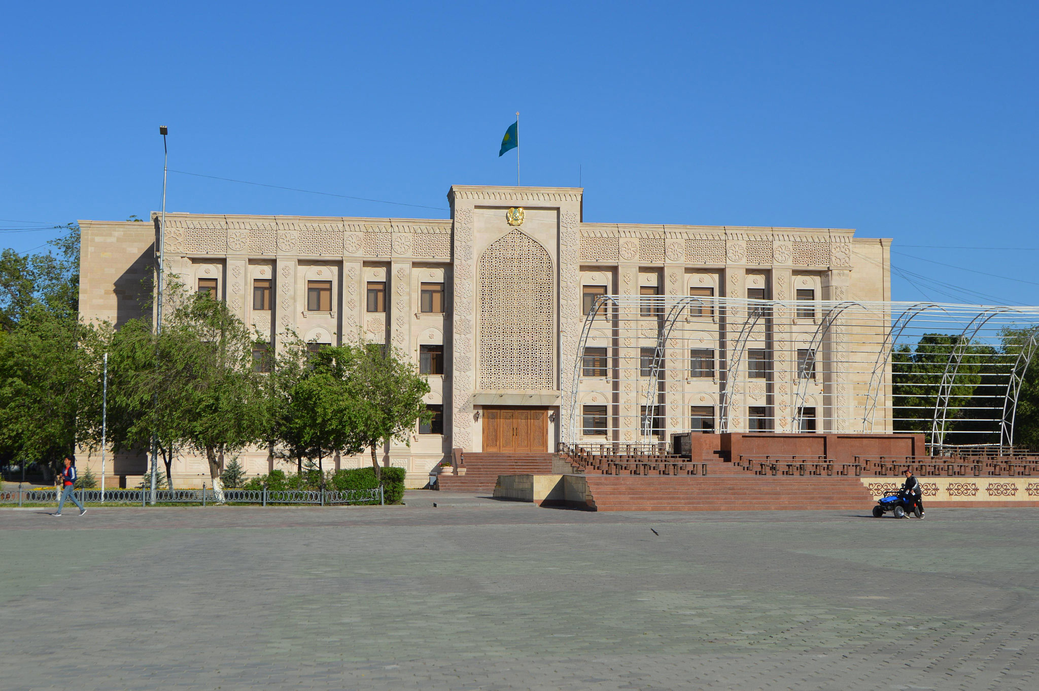 Turkistan (Түркістан, Туркестан)